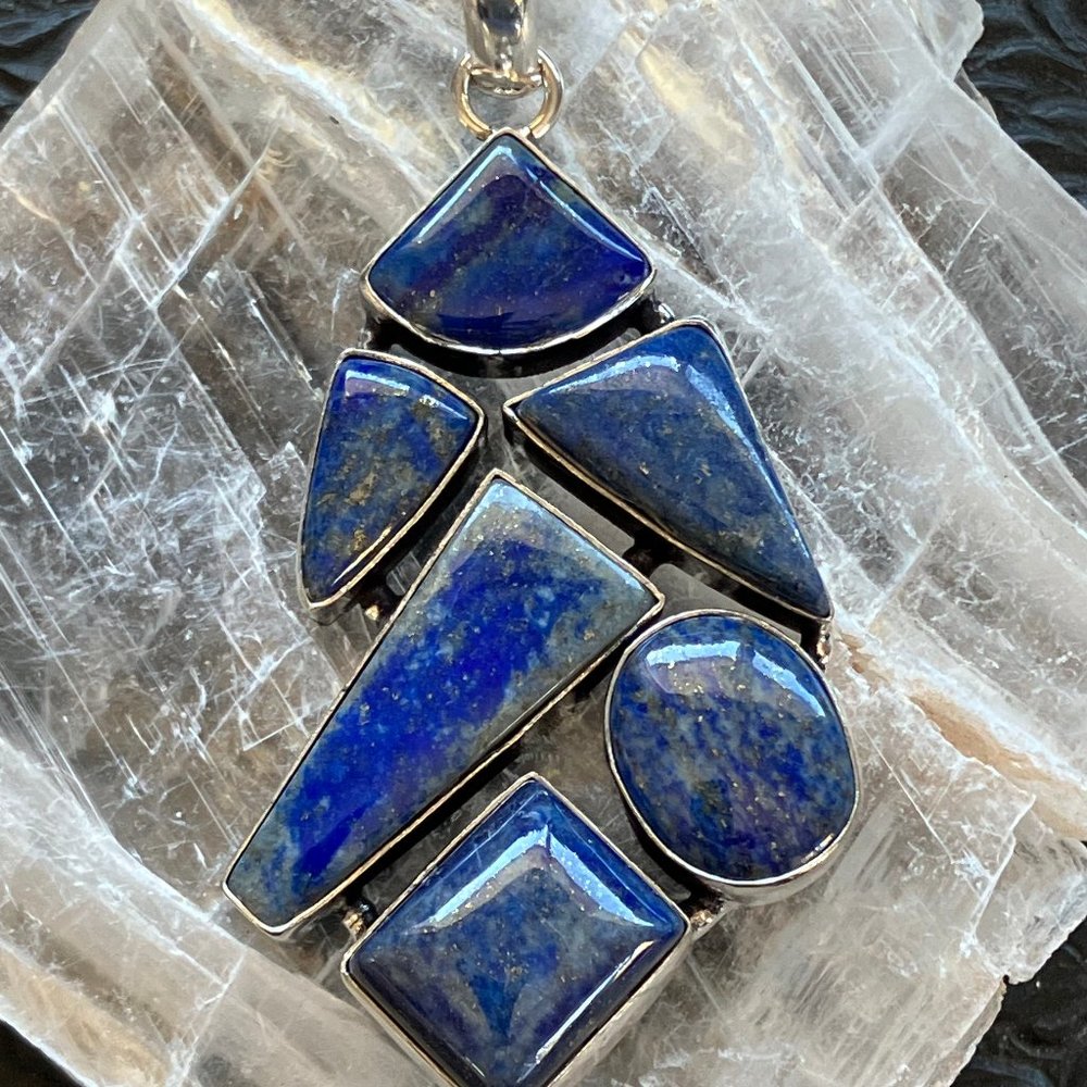Lapis Lazuli Gemstone Crystal Jewelry Pendant